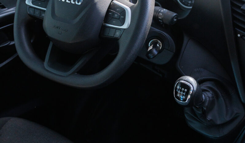 Iveco Daily 35-160 – Ano: 2023 – Baú Sider cheio
