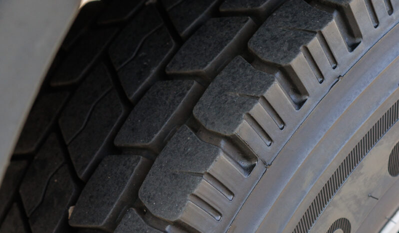 Iveco Daily 35-160 – Ano: 2023 – Baú Sider cheio