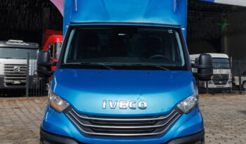 Iveco Daily 35-160 – Ano: 2023 – Baú Sider cheio