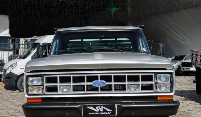 Ford F-1000 – Ano: 1987 – Carroceria – Placa de Colecionador cheio