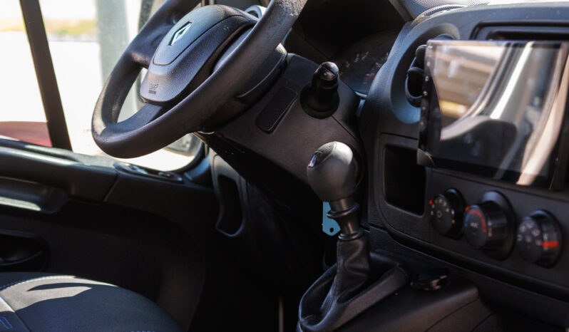 Renault Van Master Mart – Ano: 2019 – 16 Lugares cheio