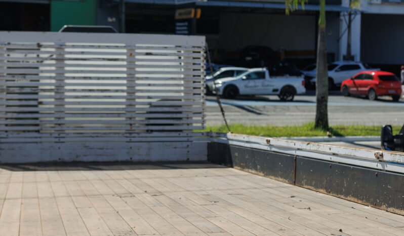 Ford Cargo 2428 Bi-Truck – Ano: 2010 – Carroceria cheio