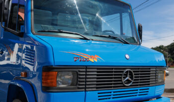 Mercedes-Benz 710 Plus – Ano: 2004 – Baú + Plataforma cheio