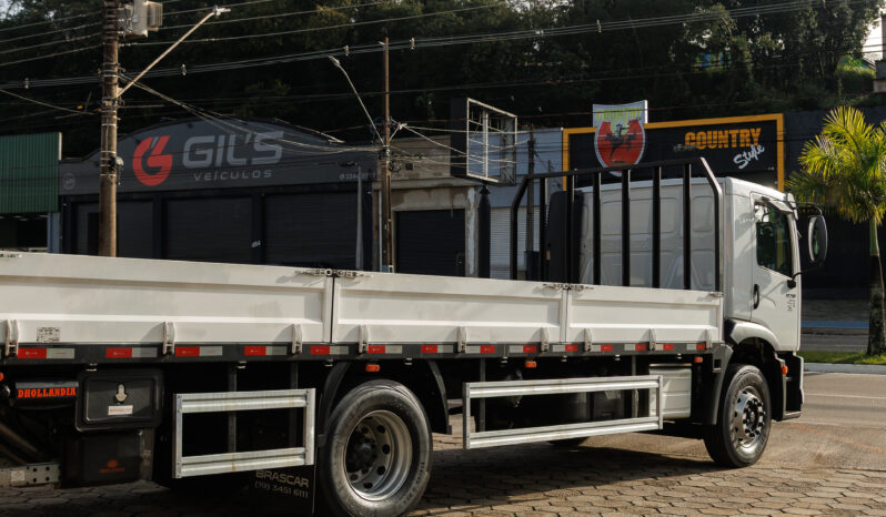 VW 17-210 Constellation – Ano: 2026 – Carroceria c/ Plataforma cheio
