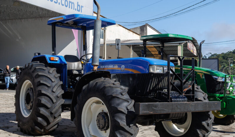 Trator New Holland 7630 – Ano: 2023 – Muito Conservado cheio