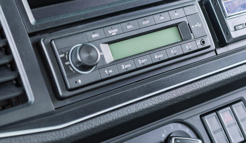 VW 11.180 – Ano: 2025 – Carroceria – Baixo Km cheio