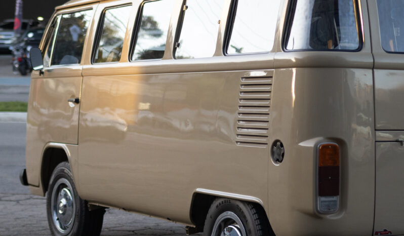 VW Kombi – Ano: 1986 – R A R I D A D E cheio