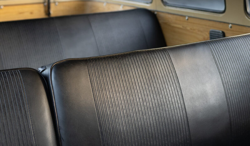 VW Kombi – Ano: 1986 – R A R I D A D E cheio