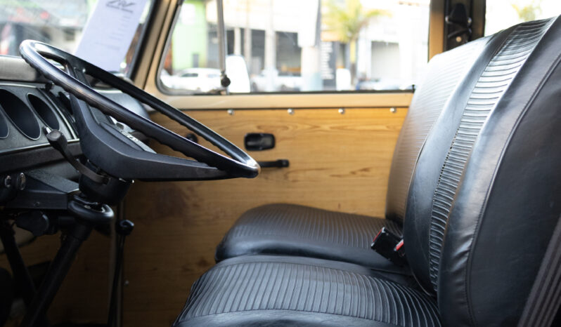 VW Kombi – Ano: 1986 – R A R I D A D E cheio