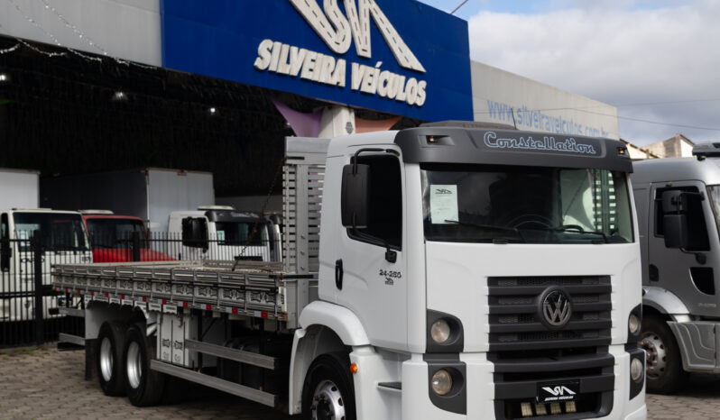 VW 24-250 Constellation – Ano: 2010 – Carroceria cheio