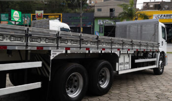 VW 24-250 Constellation – Ano: 2010 – Carroceria cheio