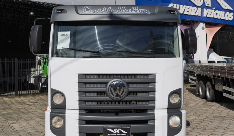 VW 24-250 Constellation – Ano: 2010 – Carroceria cheio