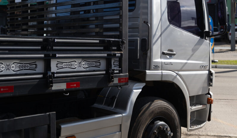Mercedes-Benz Atego 1718 – Ano: 2008 – Carroceria cheio
