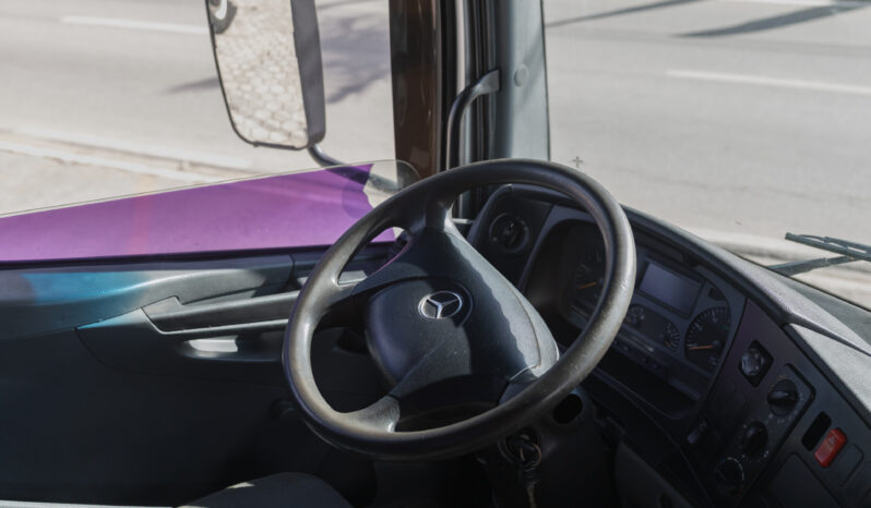 Mercedes-Benz Atego 1718 – Ano: 2008 – Carroceria cheio
