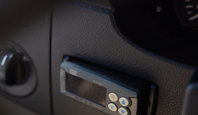 Mercedes-Benz Sprinter 311 Street – Ano: 2014 – Baú Refrigerado cheio