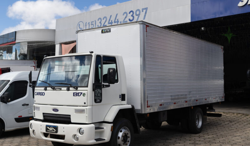 Ford Cargo 1317 – Ano: 2008 – Baú cheio