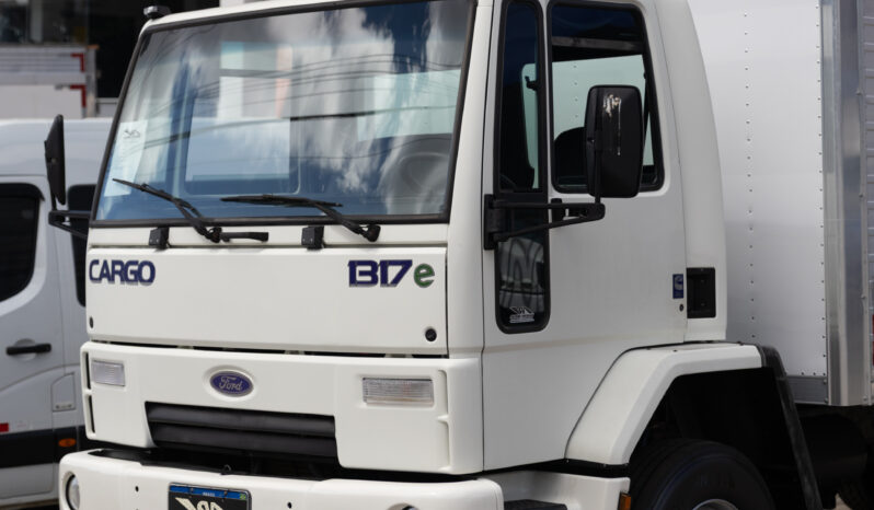 Ford Cargo 1317 – Ano: 2008 – Baú cheio