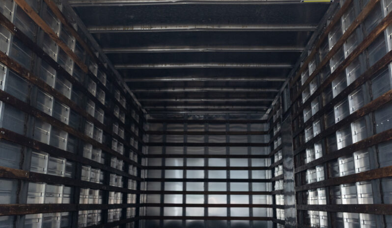 Ford Cargo 1317 – Ano: 2008 – Baú cheio