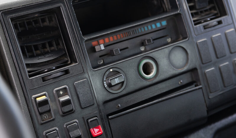 Ford Cargo 1317 – Ano: 2008 – Baú cheio