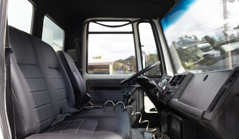 Ford Cargo 1317 – Ano: 2008 – Baú cheio