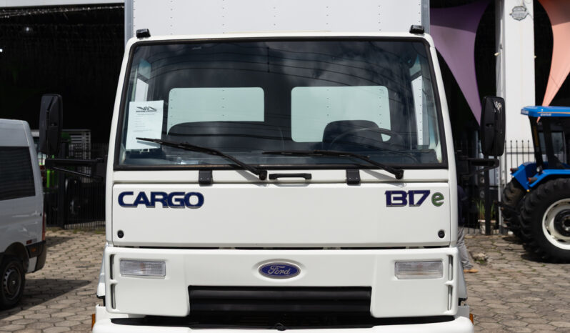 Ford Cargo 1317 – Ano: 2008 – Baú cheio