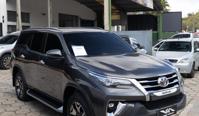 Toyota Hilux Sw4 SRX Diamond – Ano: 2020 – 07 Lugares cheio