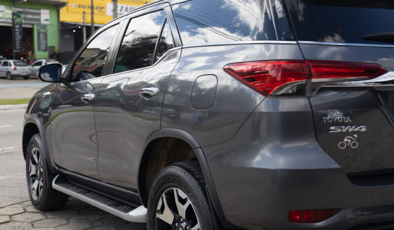 Toyota Hilux Sw4 SRX Diamond – Ano: 2020 – 07 Lugares cheio