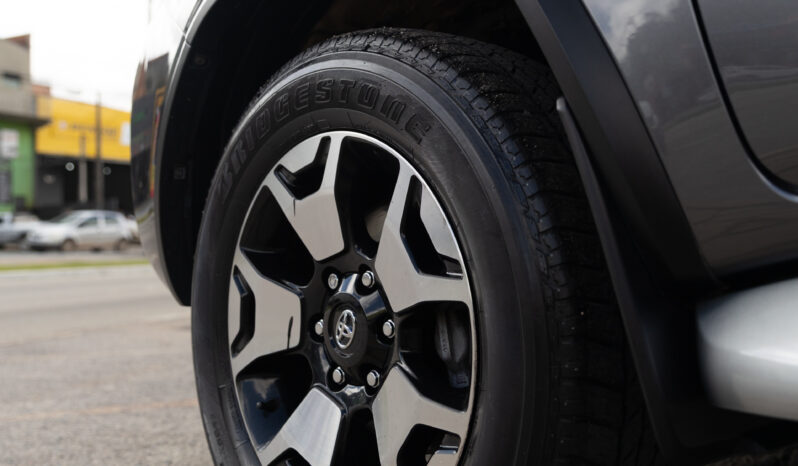 Toyota Hilux Sw4 SRX Diamond – Ano: 2020 – 07 Lugares cheio