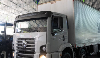 VW 24-250 Constellation Bitruck – Ano: 2010 – Baú cheio