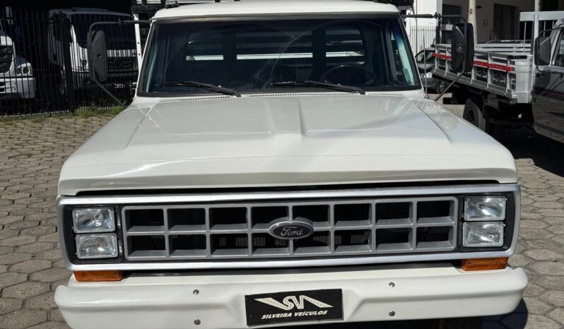 Ford F-4000 – Ano: 1990 – Carroceria cheio