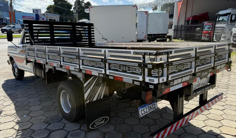 Ford F-4000 – Ano: 1990 – Carroceria cheio
